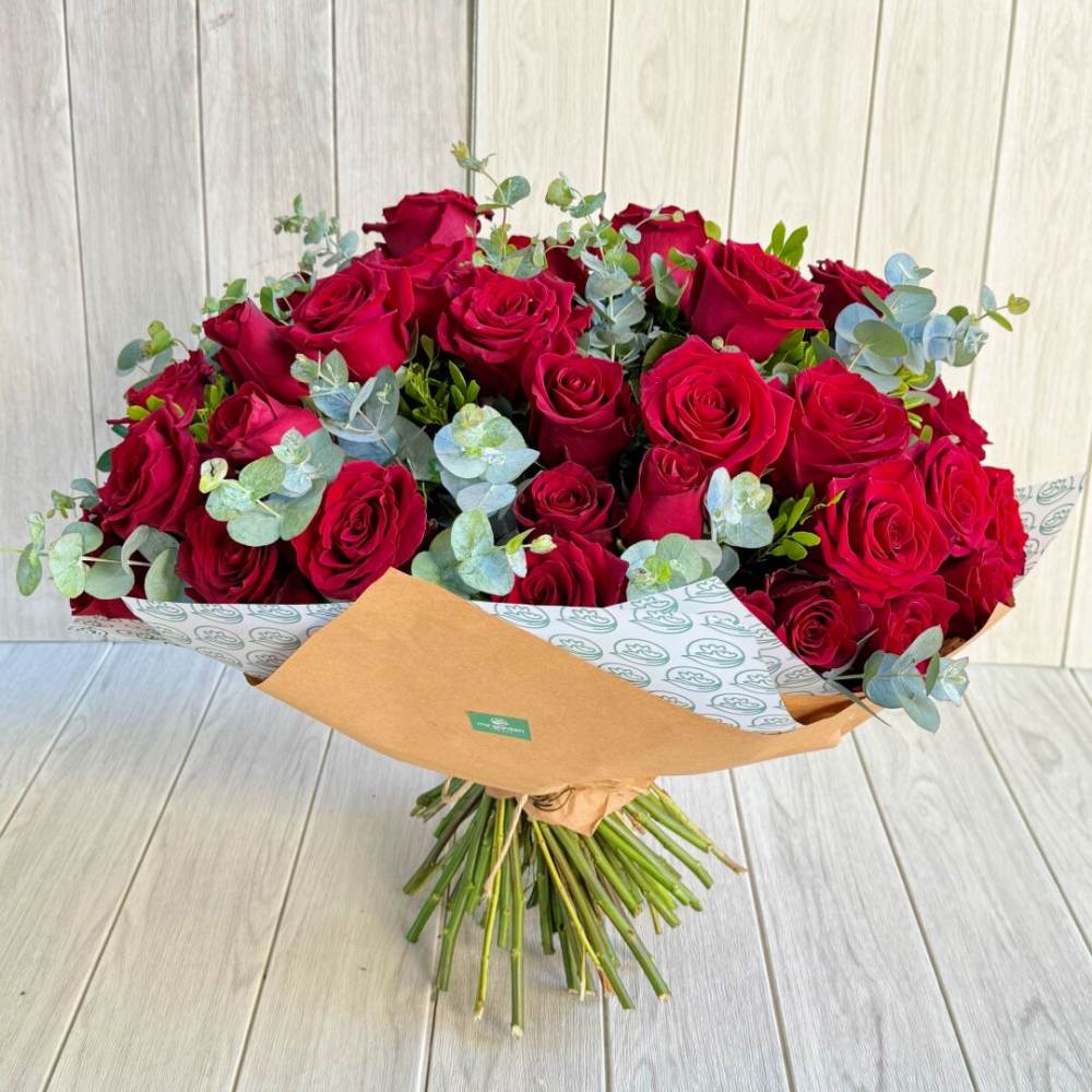 RAMO DE 50 ROSAS ROJAS