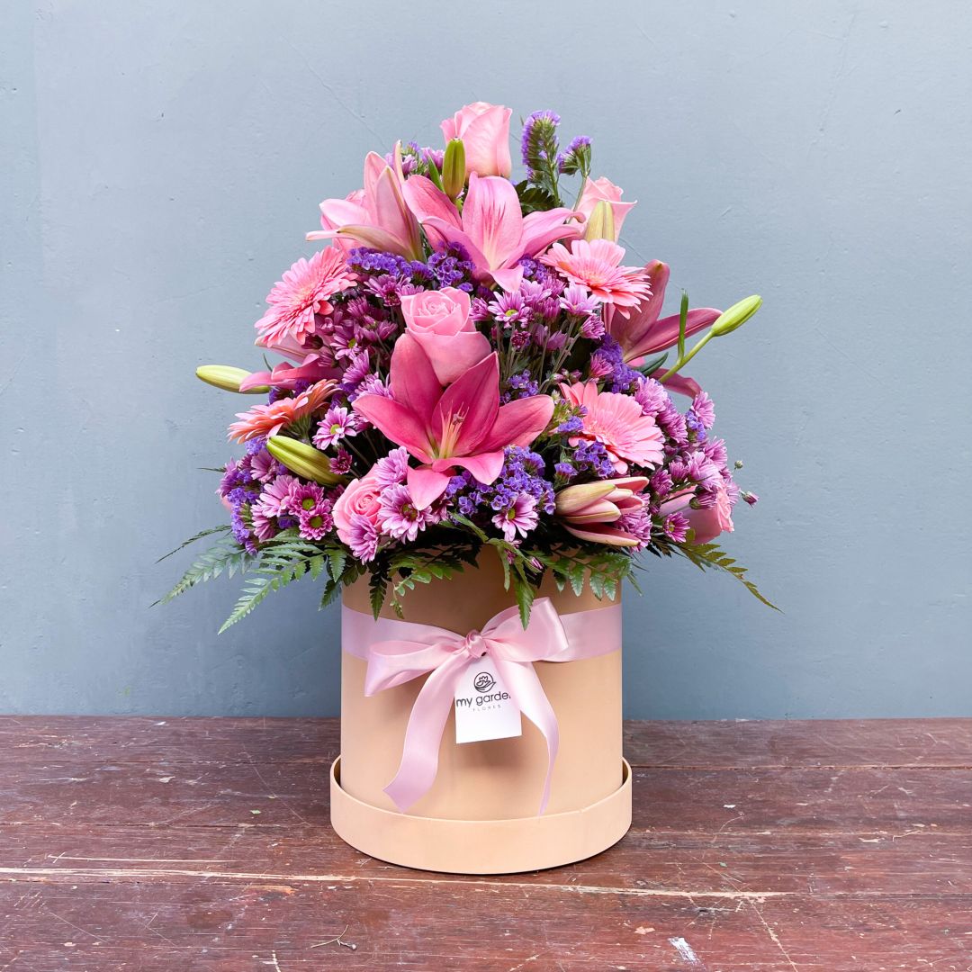 BASE BEIGE CON FLORES TONOS PASTELES